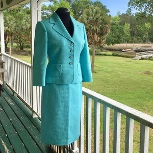 Tahari Summer Suit - so sharp 👗🌸🦋